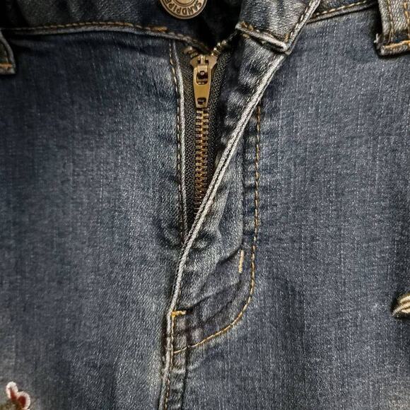 Sandpiper Embroidered Jeans Blue Denim Womens Size 10 Skinny Pants Floral Flower - Picture 2 of 5